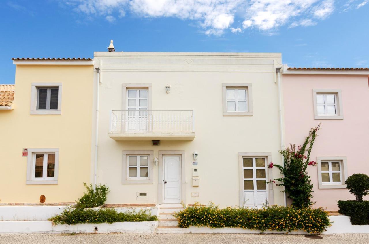 Charming House In Vilamoura With Shared Pool ภายนอก รูปภาพ